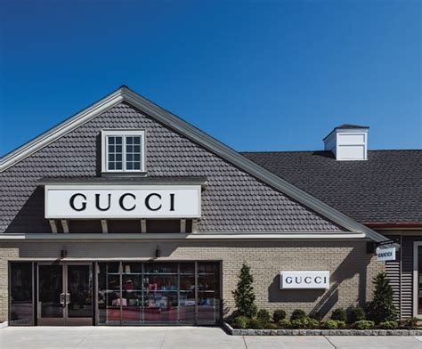 gucci woodbury common premium outlets